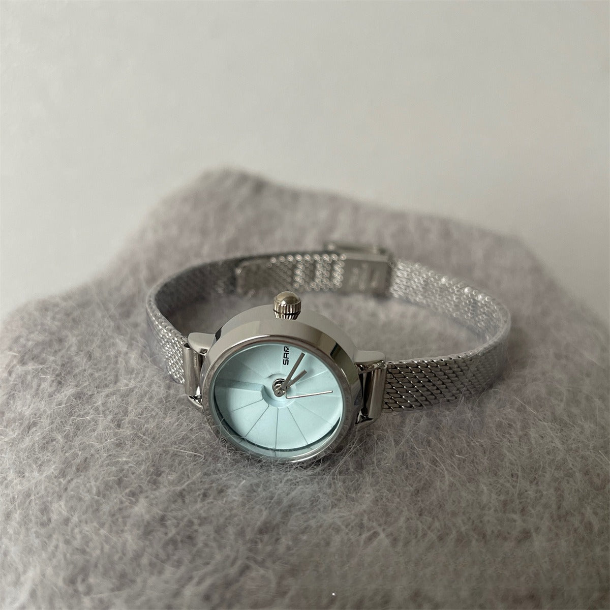 Blue mother-of-pearl dial watch - women's elegant, niche, high-end, exquisite quartz watch
