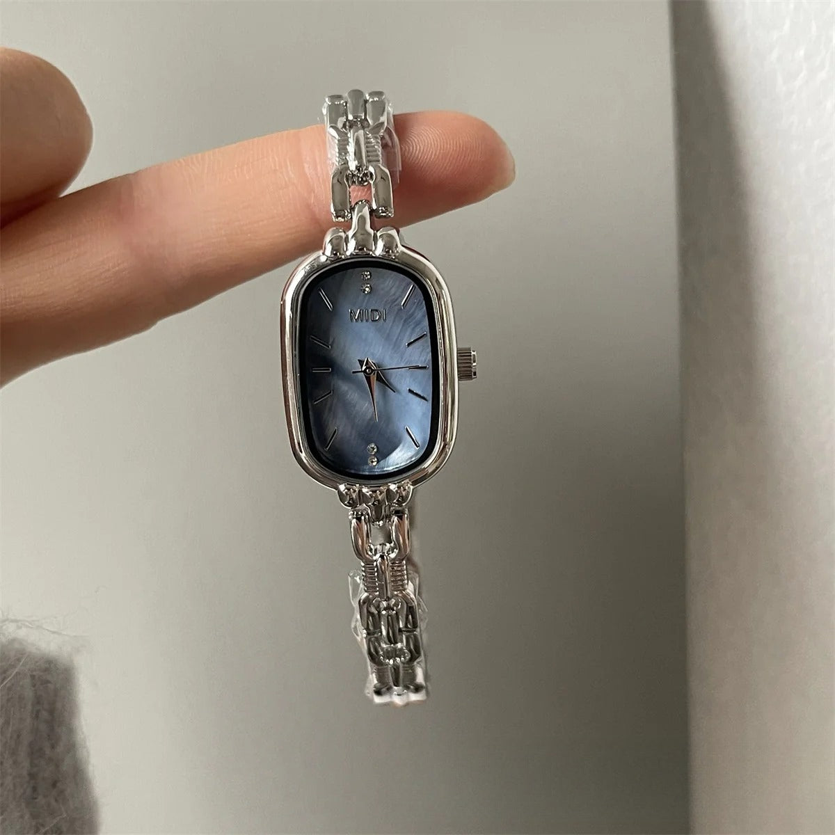 Blue mother-of-pearl dial watch - women's elegant, niche, high-end, exquisite quartz watch