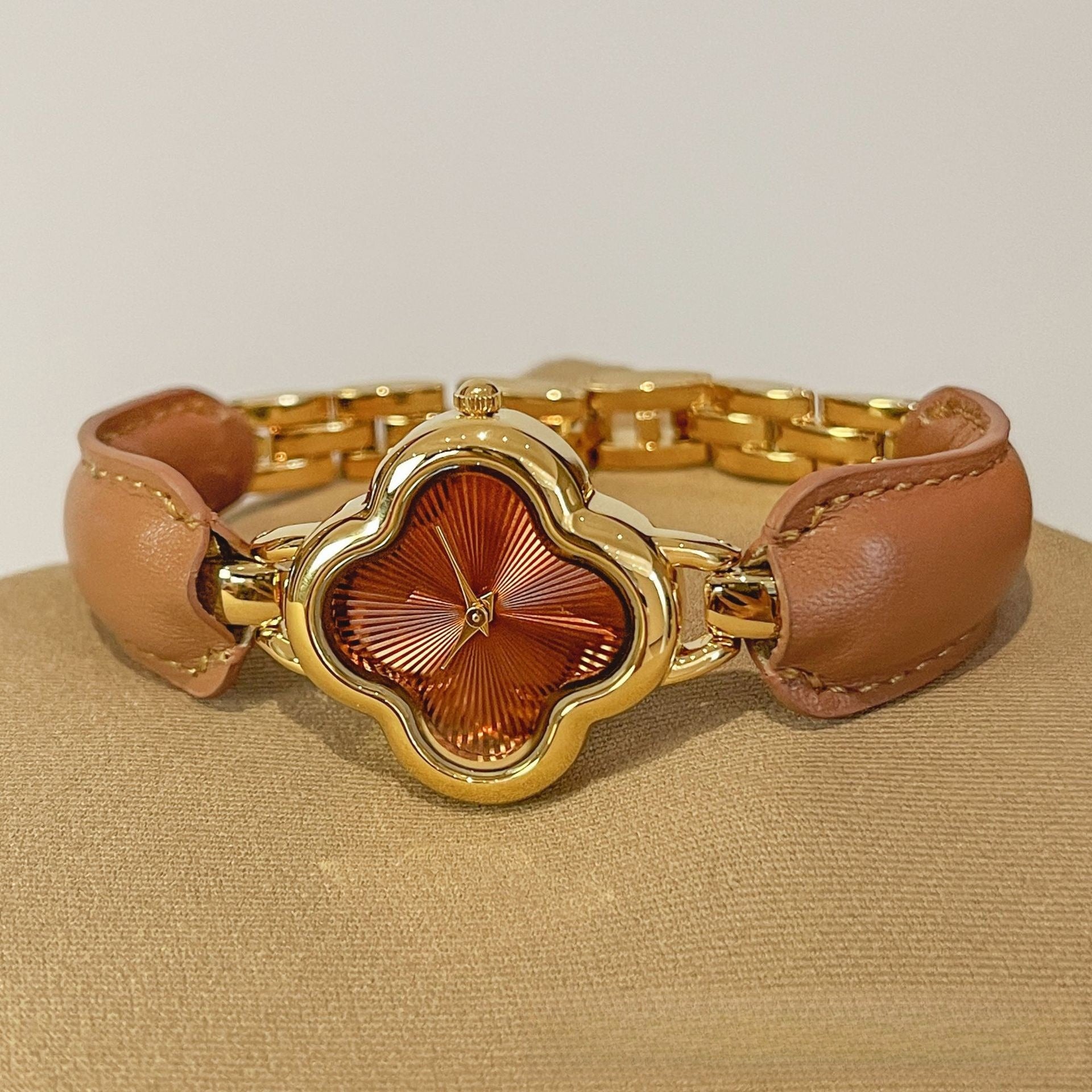 Anchor red clover leather strap bracelet watch - luxury, high-end, vintage quartz wristwatch