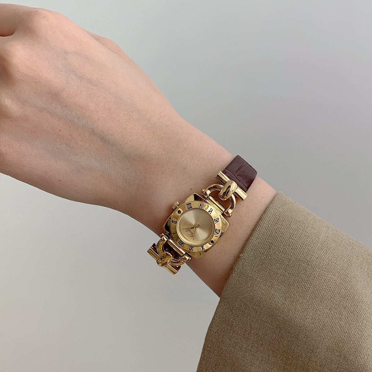 Vintage brown-gold mid-century modern fashionable elegant high-end waterproof women's watch
