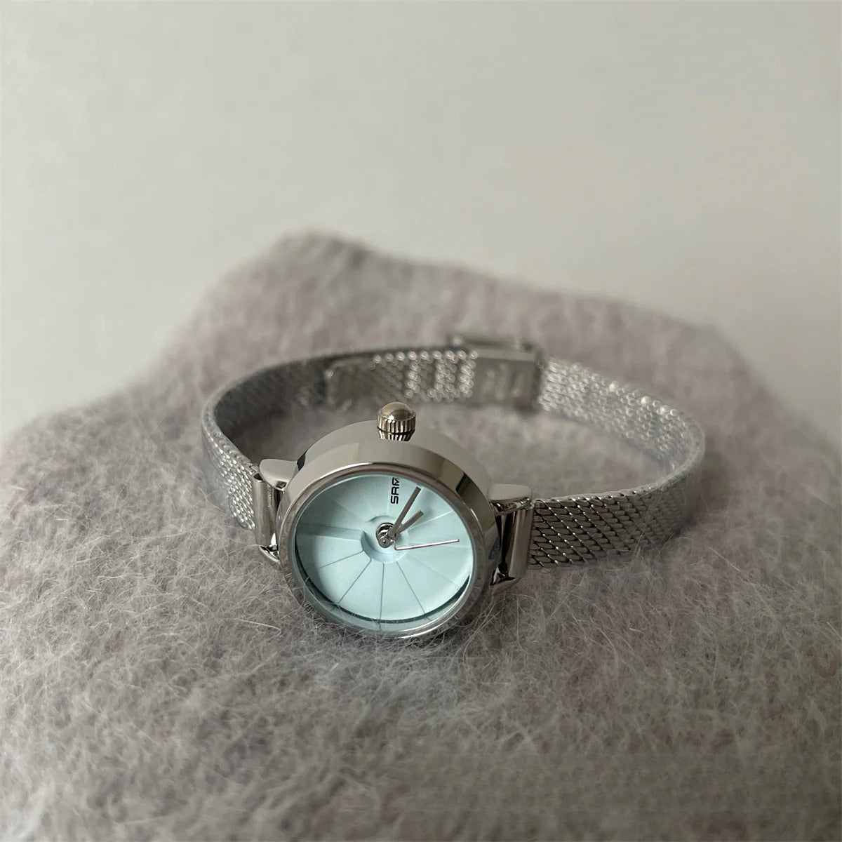 Blue mother-of-pearl dial watch - women's elegant, niche, high-end, exquisite quartz watch