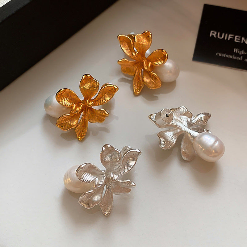 French gold floral natural pearl earrings - high-end, light luxury stud earrings