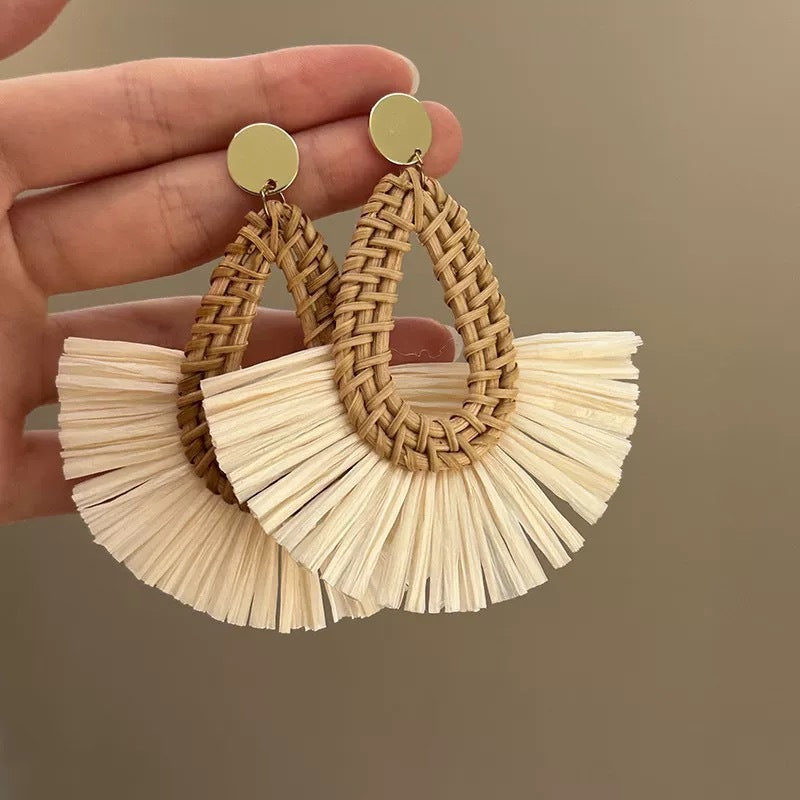 Retro ethnic style silver needle resin rattan beads round pendant earrings fashioneasiest for match earrings sense of design earrings