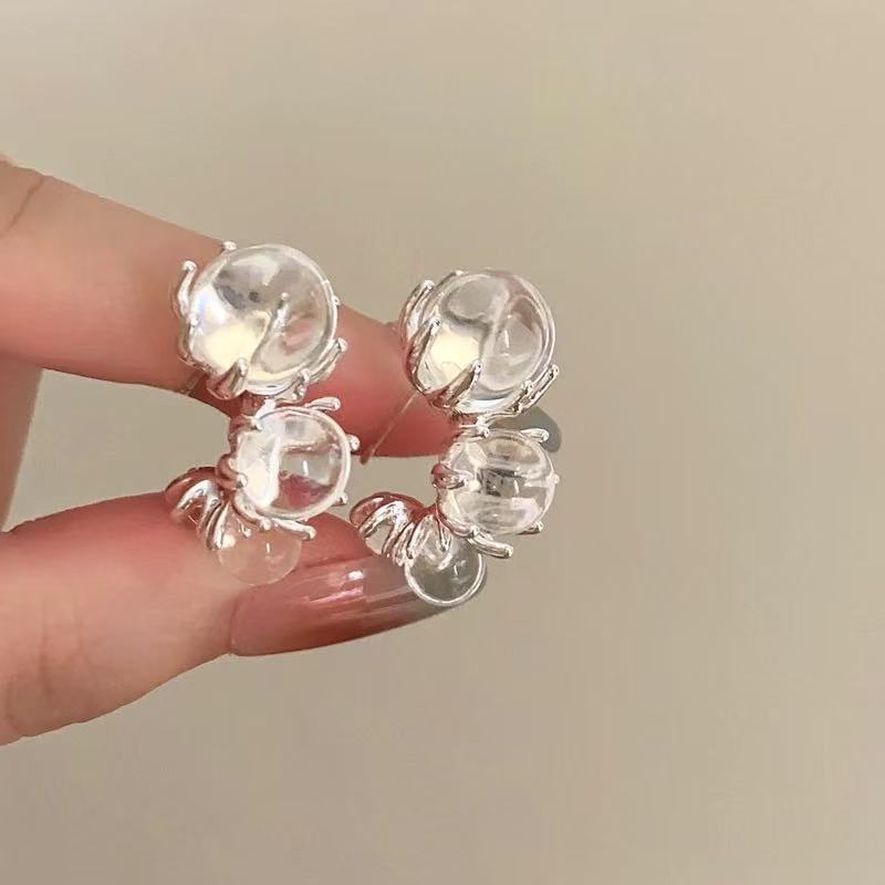 Earrings: luxurious and sophisticated 925 sterling silver stud earrings with pearls. elegant and versatile, a timeless classic