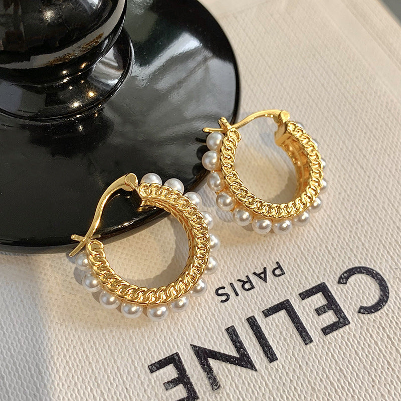 Luxury pearl ear cuff - unique design, elegant style, versatile fashion earrings
