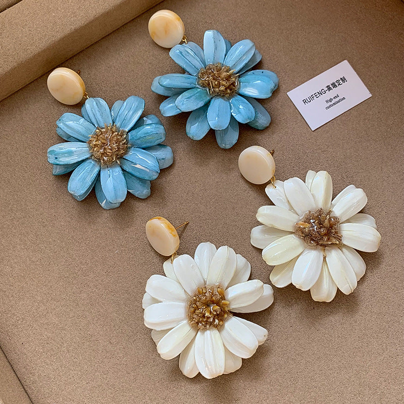 Daisy-inspired beach vacation earrings: unique, beautiful, high-end, and luxe
