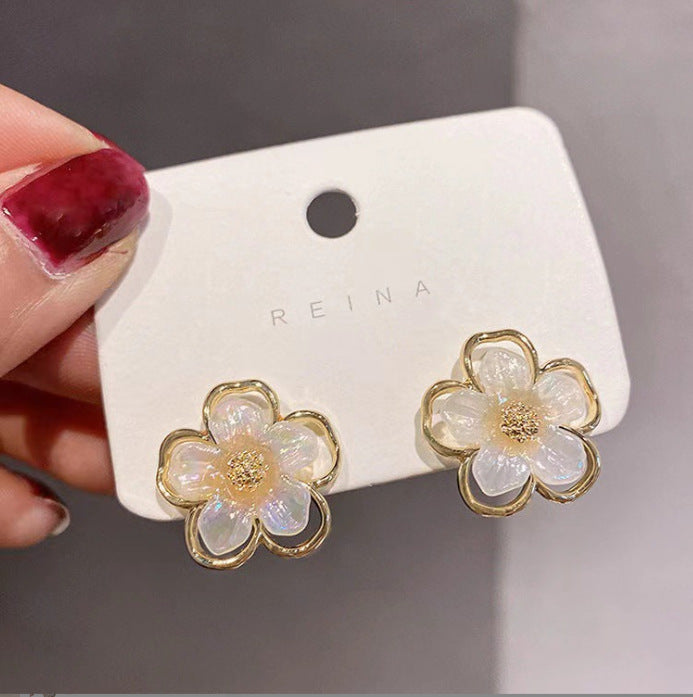 Real gold electroplated silver needle pearl flower earrings fashionelegant earrings accessible luxuryclassy earrings