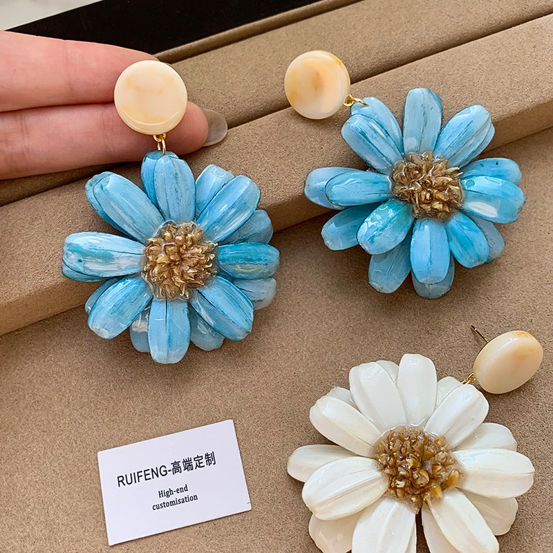 Daisy-inspired beach vacation earrings: unique, beautiful, high-end, and luxe