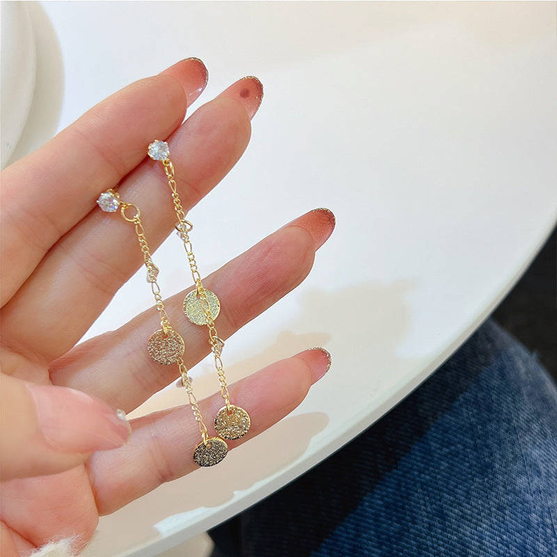 Earrings: luxurious and sophisticated 925 sterling silver stud earrings with pearls. elegant and versatile, a timeless classic
