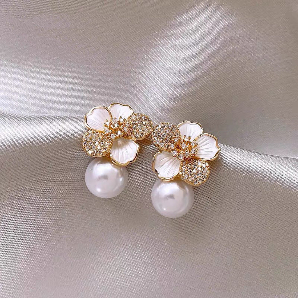Real gold electroplated silver needle pearl flower earrings fashionelegant earrings accessible luxuryclassy earrings