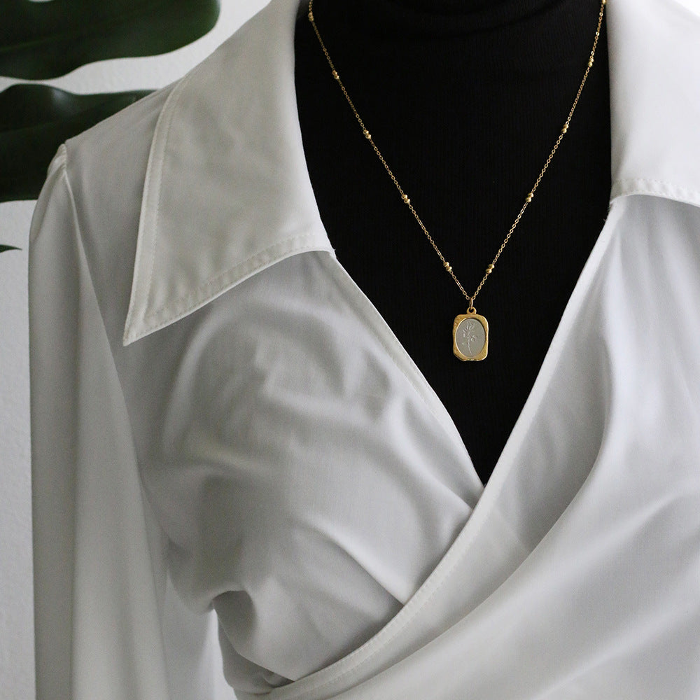 Titanium steel color-preserving small mirror necklace for women retrofrench embossed magic mirror rose square brand