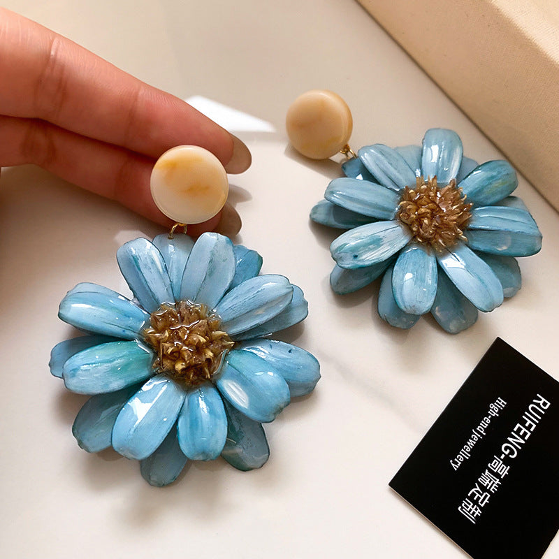 Daisy-inspired beach vacation earrings: unique, beautiful, high-end, and luxe
