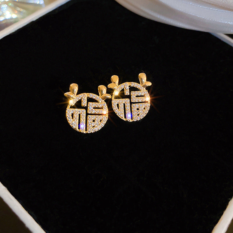 Real gold electroplated silver needle pearl flower earrings fashionelegant earrings accessible luxuryclassy earrings