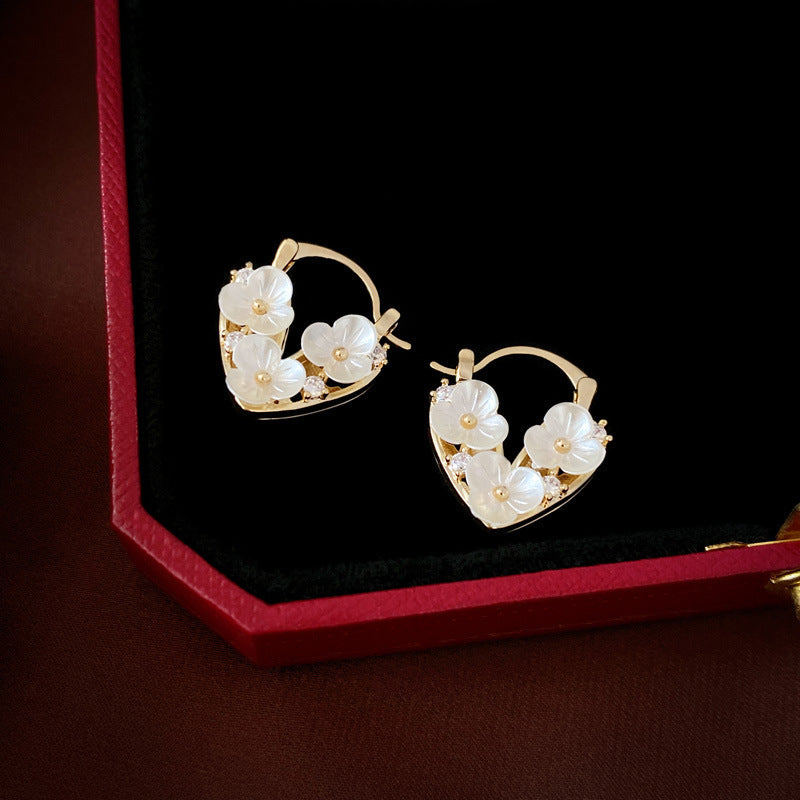 Real gold electroplated silver needle pearl flower earrings fashionelegant earrings accessible luxuryclassy earrings