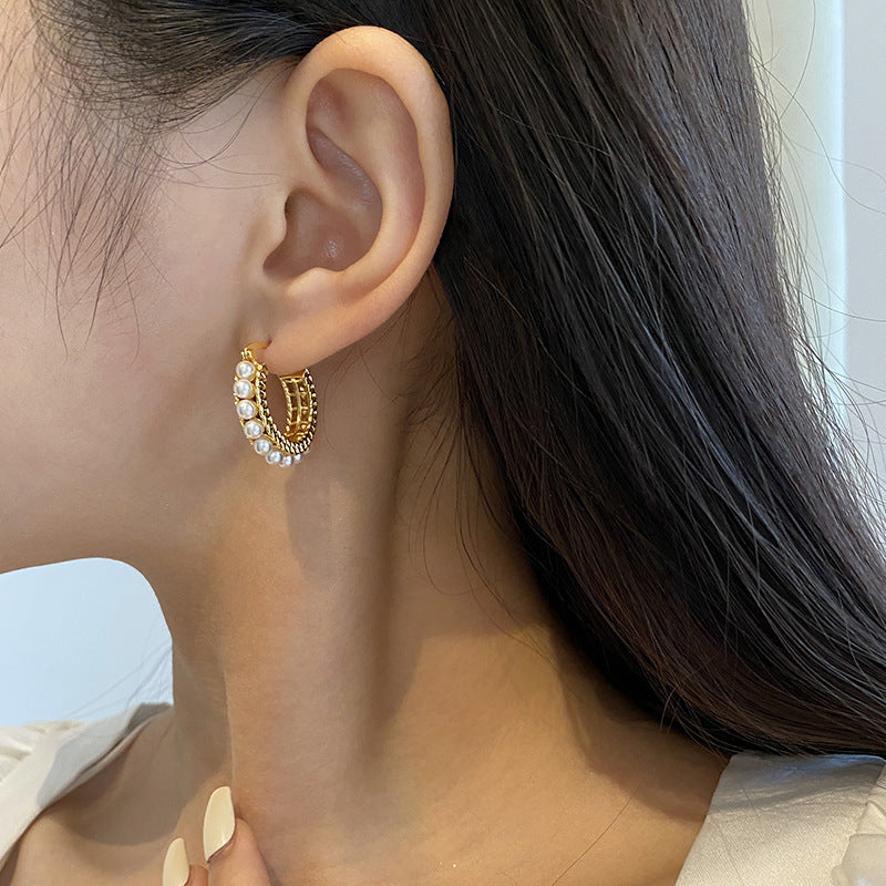 Luxury pearl ear cuff - unique design, elegant style, versatile fashion earrings