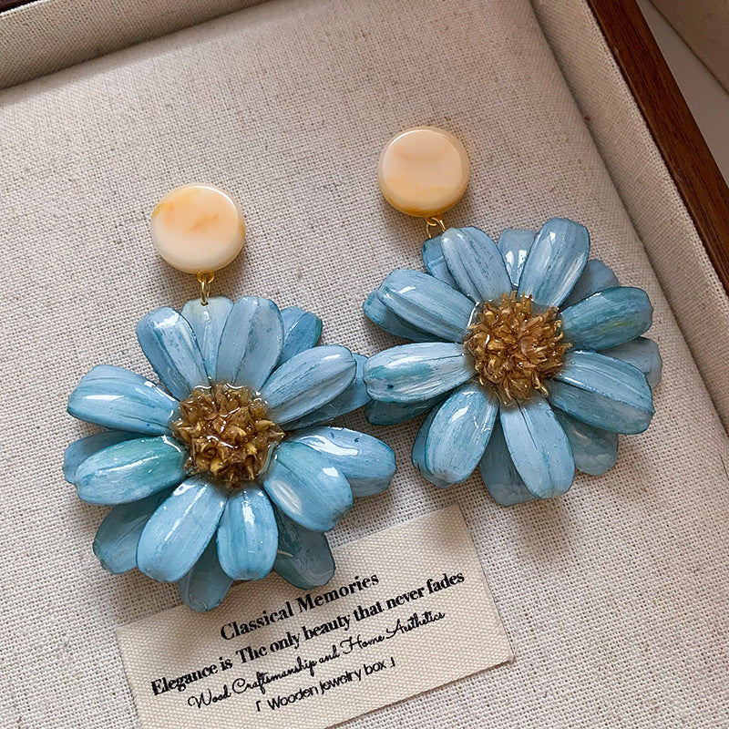 Daisy-inspired beach vacation earrings: unique, beautiful, high-end, and luxe