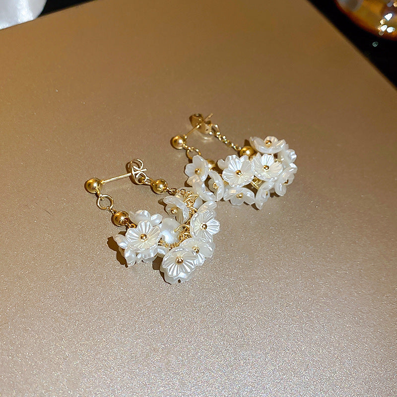 Real gold electroplated silver needle pearl flower earrings fashionelegant earrings accessible luxuryclassy earrings