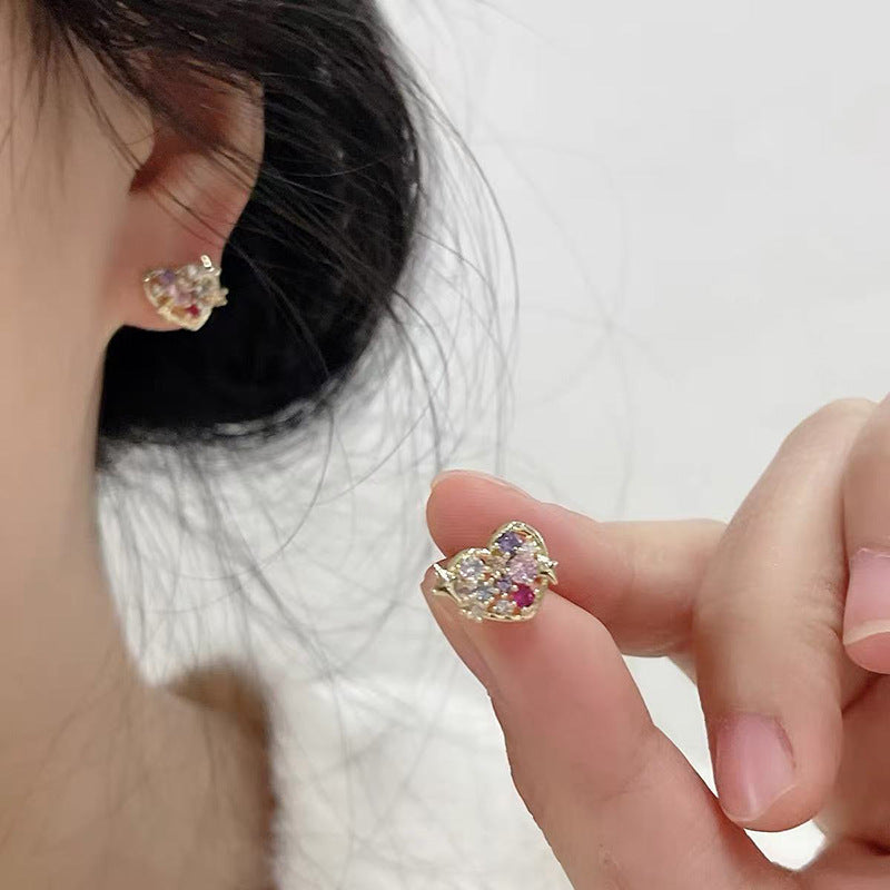 Earrings: luxurious and sophisticated 925 sterling silver stud earrings with pearls. elegant and versatile, a timeless classic