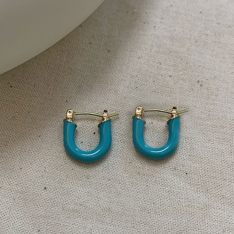 Earrings: luxurious and sophisticated 925 sterling silver stud earrings with pearls. elegant and versatile, a timeless classic