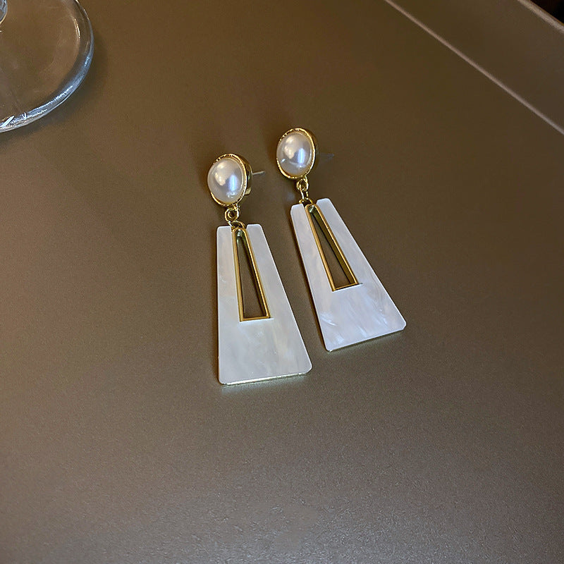 Real gold electroplated silver needle pearl flower earrings fashionelegant earrings accessible luxuryclassy earrings