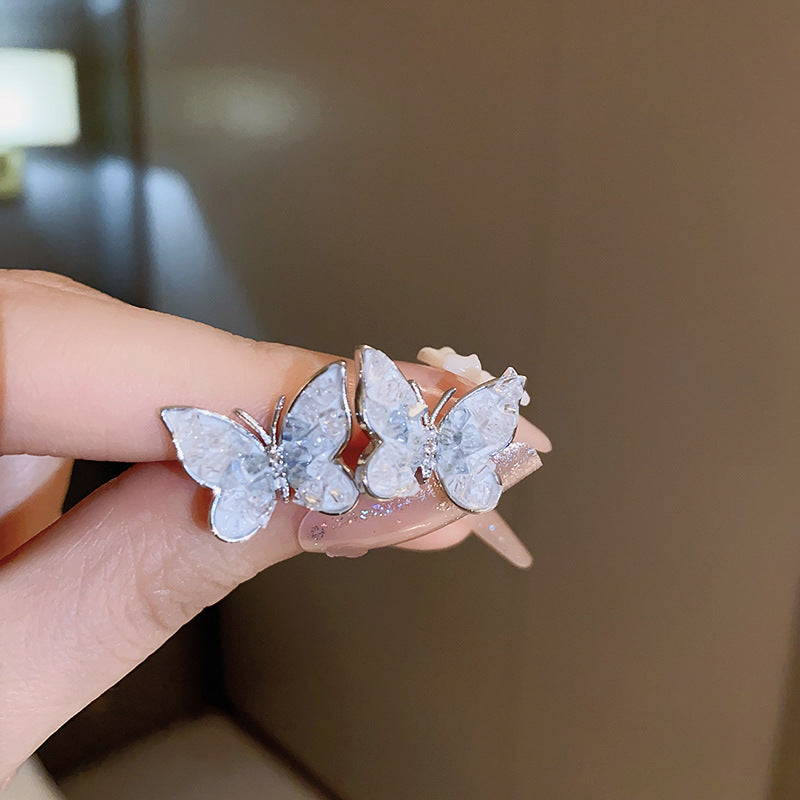 Silver needle gradient crystal flower earrings - chic design studs, versatile everyday earrings for a touch of elegance