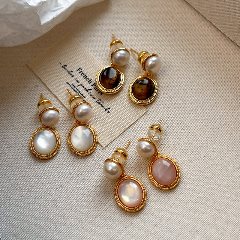 Natural white mother-of-pearl freshwater pearl personalized "maillard" earrings - vintage-inspired, accessible luxury jewelry for women