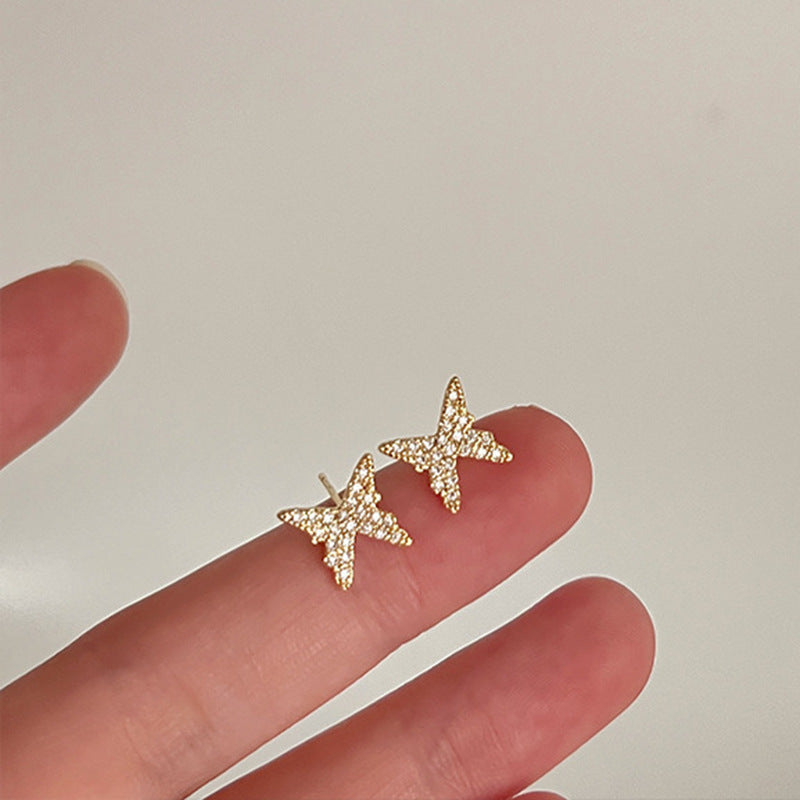 Earrings: luxurious and sophisticated 925 sterling silver stud earrings with pearls. elegant and versatile, a timeless classic