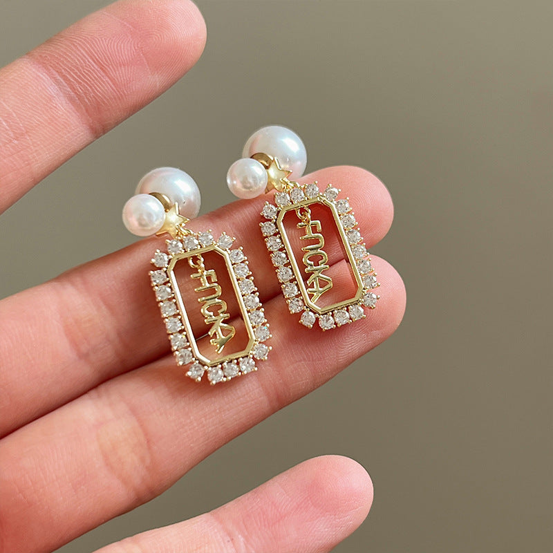 Earrings: luxurious and sophisticated 925 sterling silver stud earrings with pearls. elegant and versatile, a timeless classic