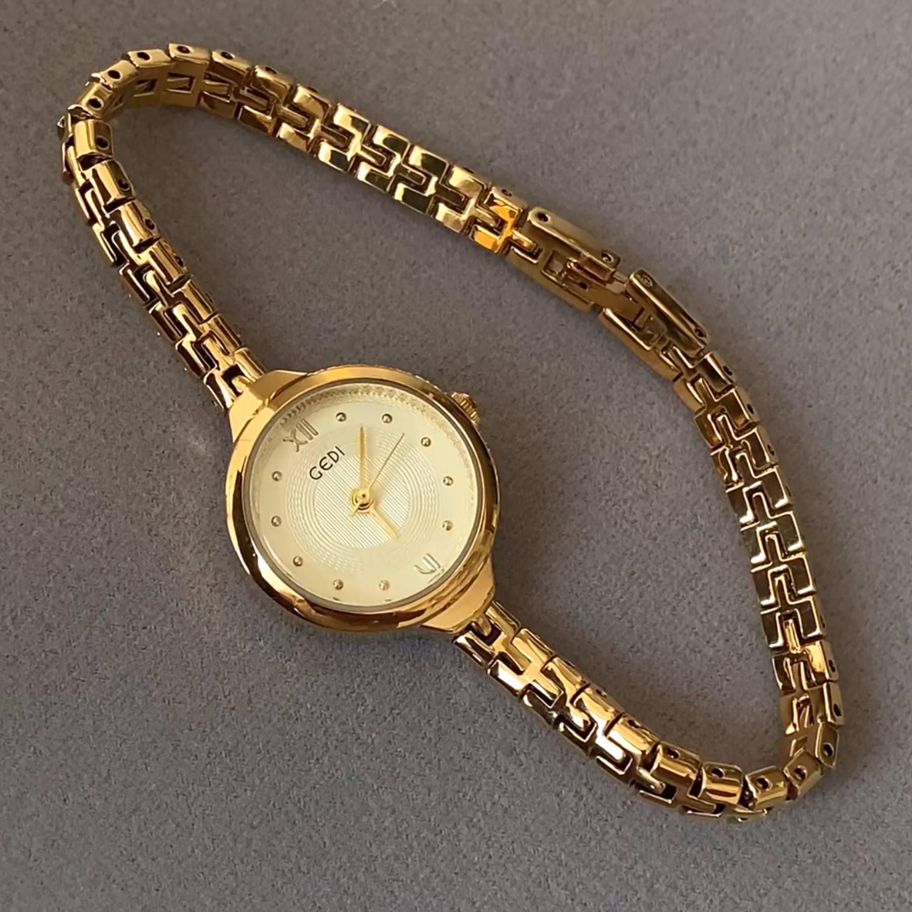 2026 trendy women's watches: vintage-inspired, high-end, exquisite, stylish, niche, and accessible luxury quartz wristwatches