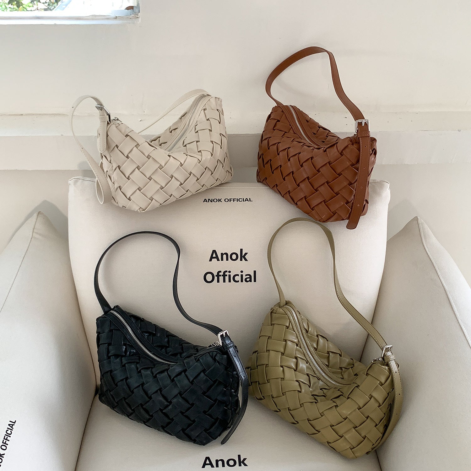 2026new arrival sense of relaxation hand-woven bag for women korean style simple work clothinghobo bag niche shoulder underarm bag for women