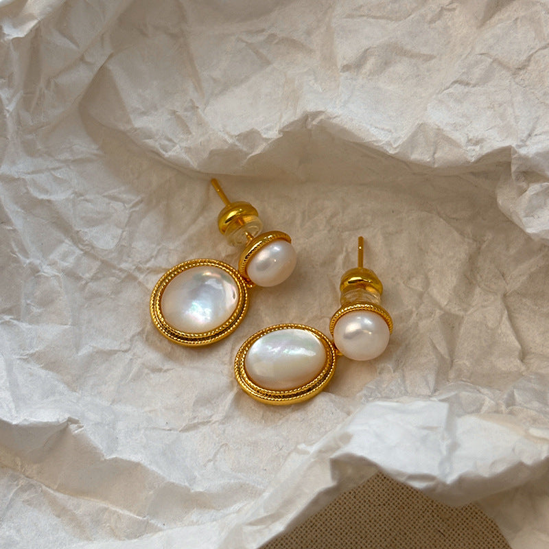 Natural white mother-of-pearl freshwater pearl personalized "maillard" earrings - vintage-inspired, accessible luxury jewelry for women
