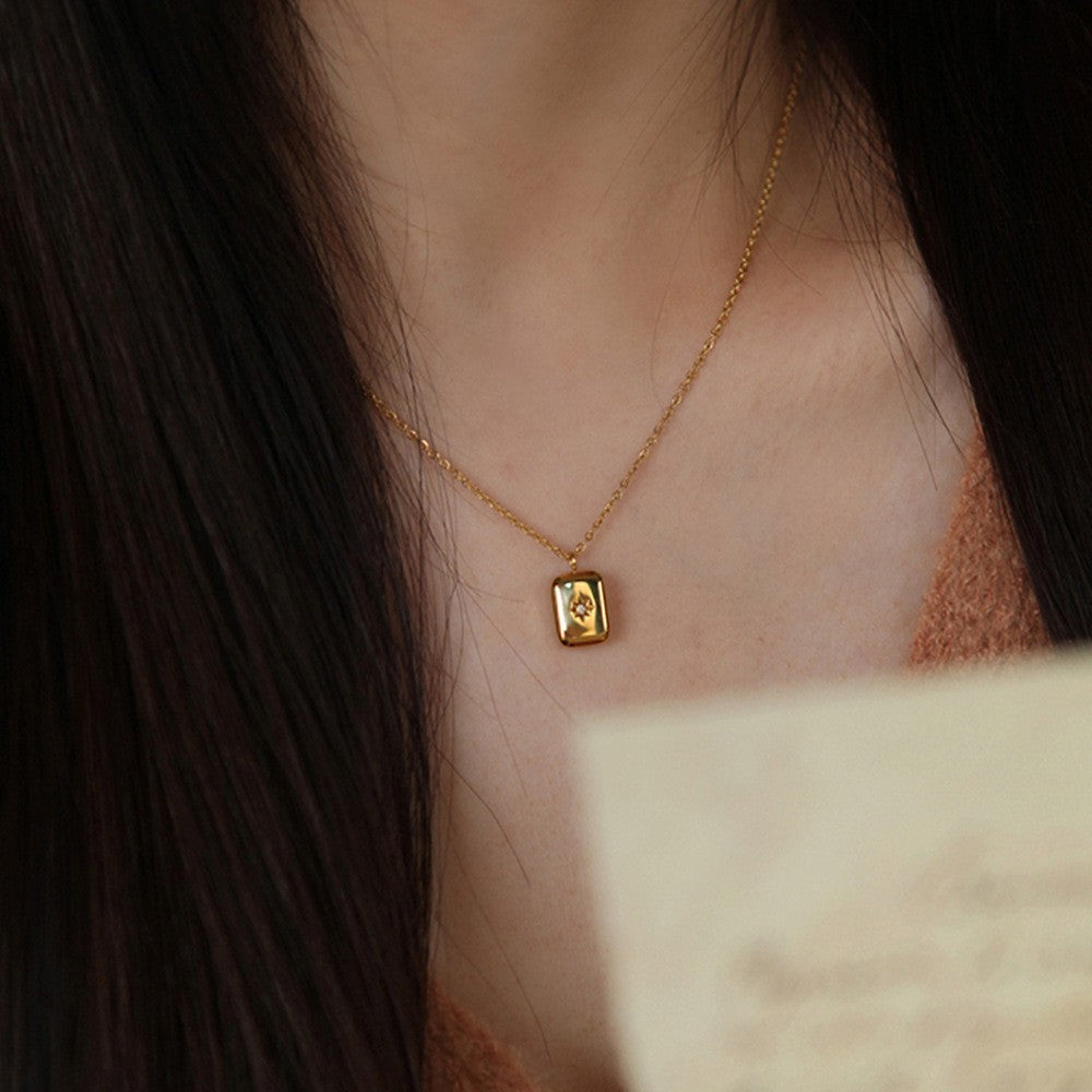 Titanium steel color-preserving small mirror necklace for women retrofrench embossed magic mirror rose square brand