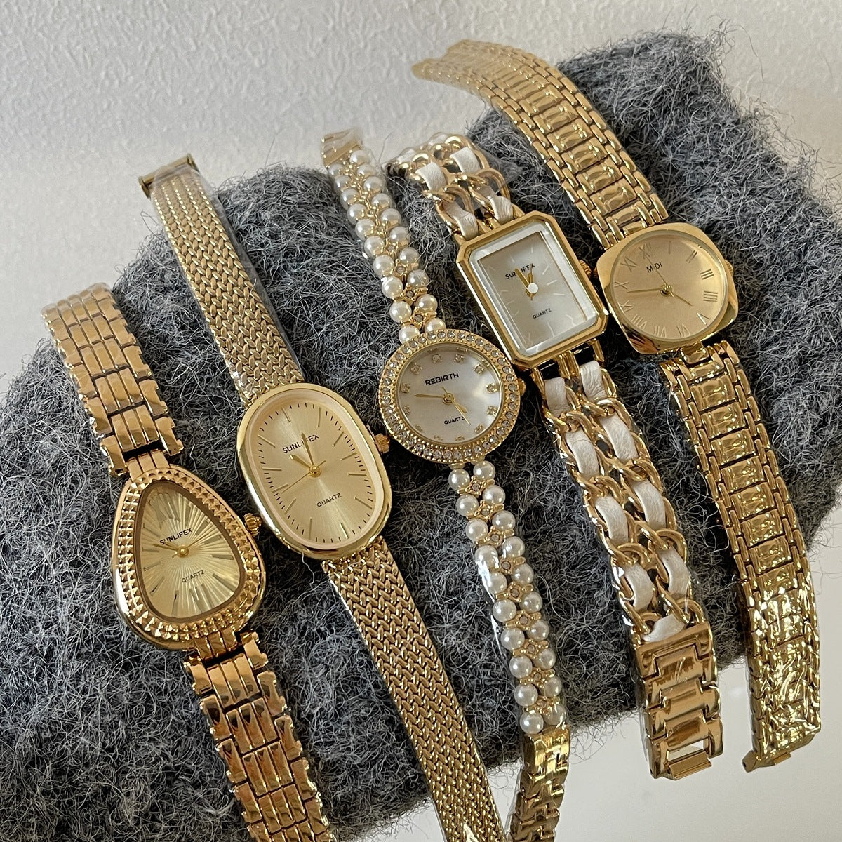 Niche style medieval style vintage watch for women niche styleaccessible luxuryretro exquisite classy golden steel strap watch