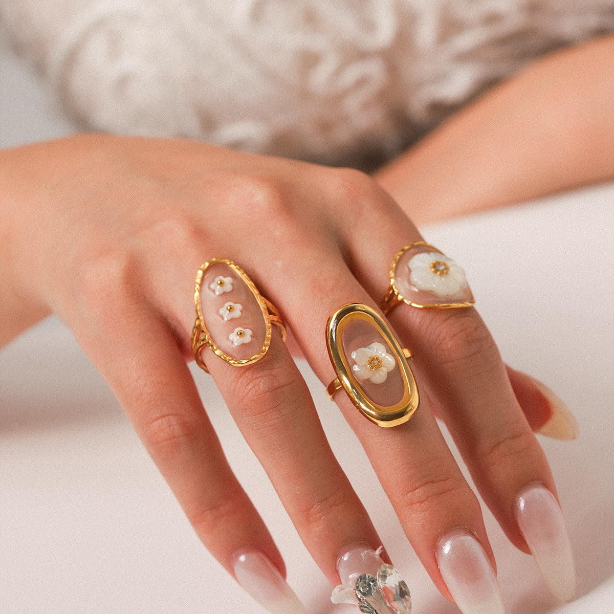 Preserved flower stainless steel ring - luxurious, high-end, fade-resistant, fashionable, and versatile women's ring
