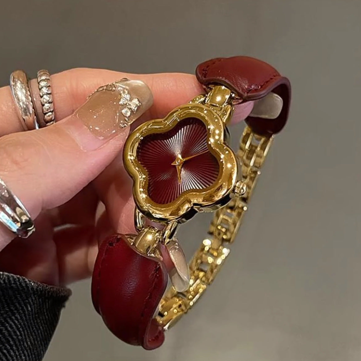 Anchor red clover leather strap bracelet watch - luxury, high-end, vintage quartz wristwatch