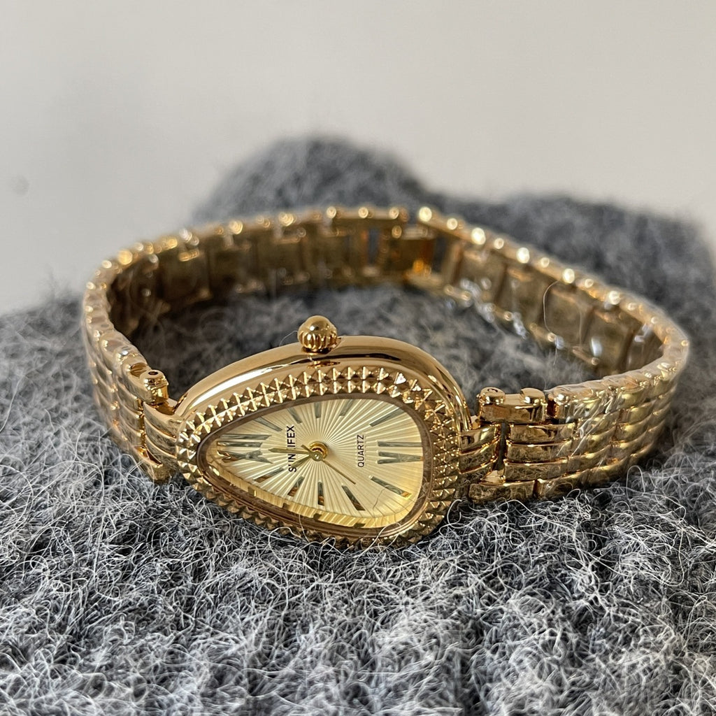 Niche style medieval style vintage watch for women niche styleaccessible luxuryretro exquisite classy golden steel strap watch