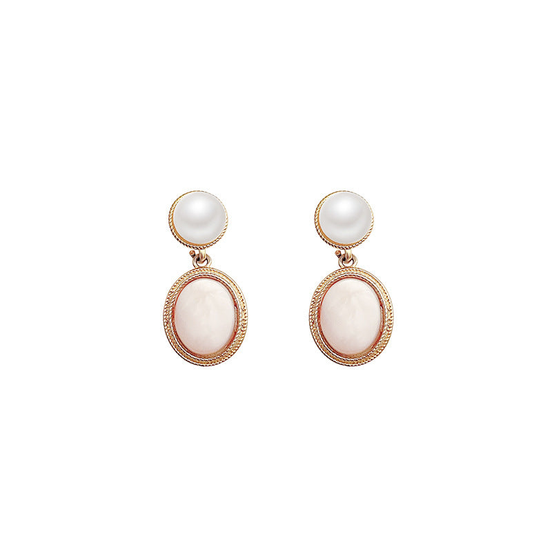 Natural white mother-of-pearl freshwater pearl personalized "maillard" earrings - vintage-inspired, accessible luxury jewelry for women