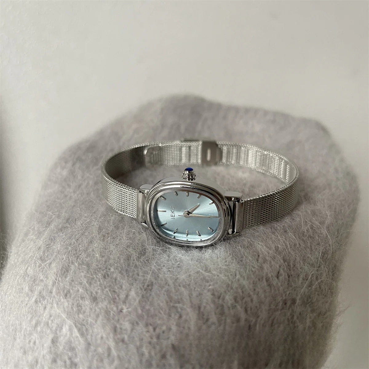 Blue mother-of-pearl dial watch - women's elegant, niche, high-end, exquisite quartz watch