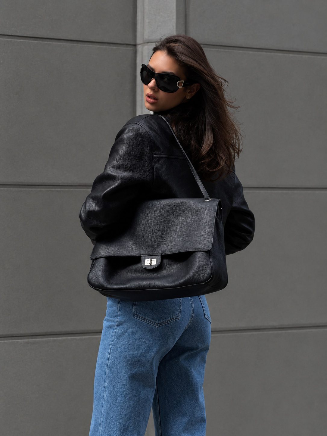 VVISAY Vintage Lock Shoulder Bag detail 4